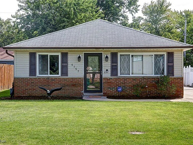 Primary Photo - 4757 Marigold Rd