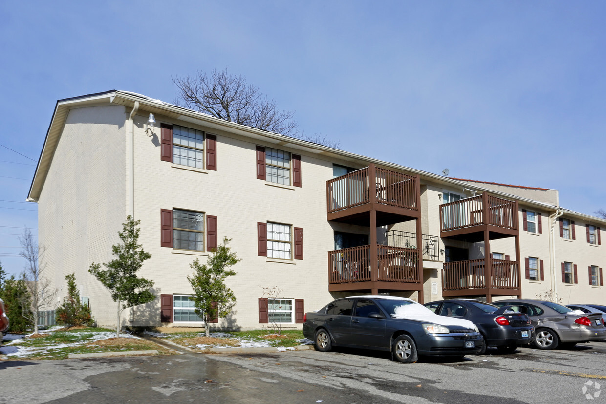 Primary Photo - Hurstbourne Landing Apartments