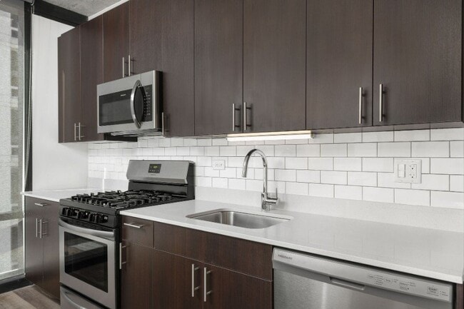 Building Photo - 48 E 14th St