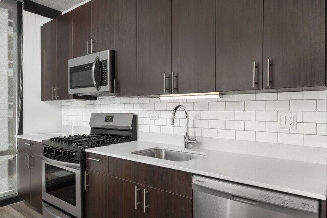 Building Photo - 49 E 14th St