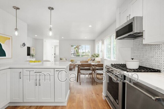 Building Photo - 320 Catalina Dr
