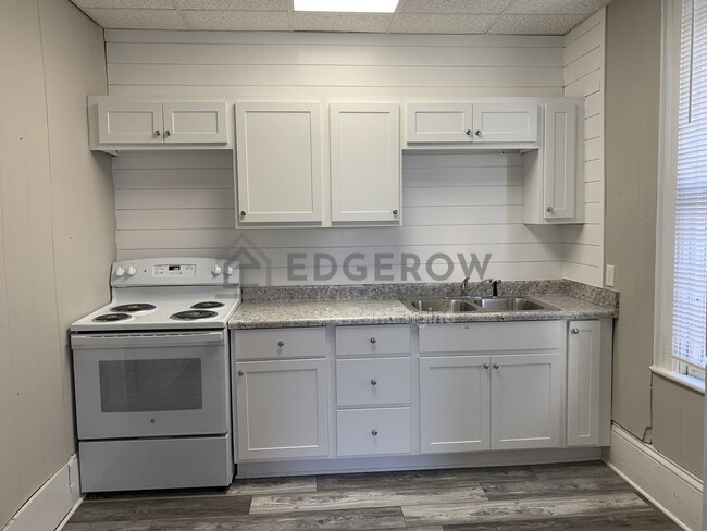 Building Photo - 1110 Jefferson St