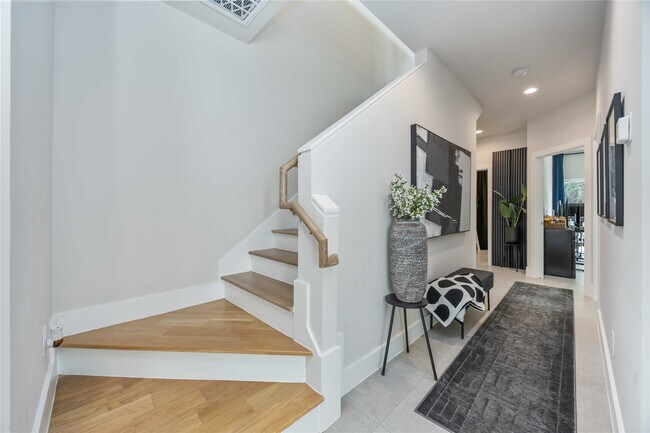 Foto del edificio - 5310 Suez St