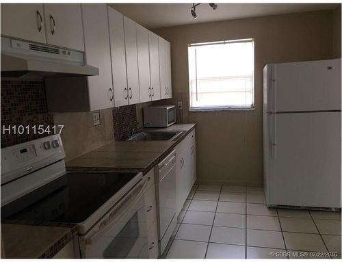 Foto del edificio - 2731 Taft St