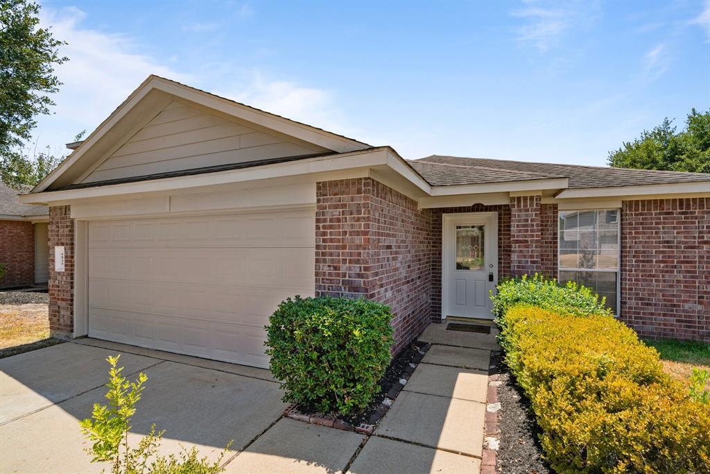 Foto principal - 6835 Silver Shores Ln