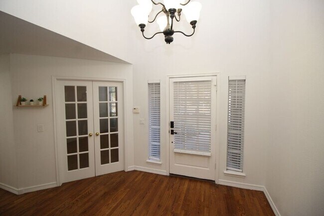 Foto del edificio - 2822 E 103rd St
