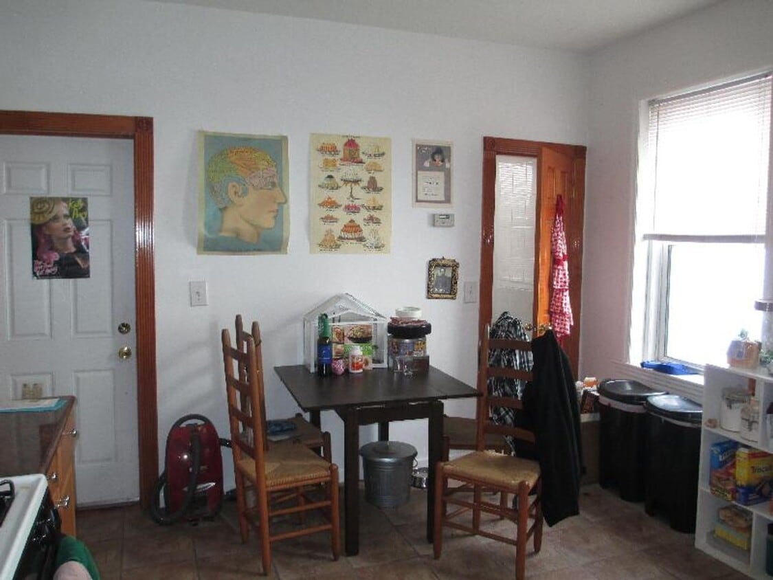 Foto principal - GREAT Renovated 3Br/1.5Bth apartment, Avai...