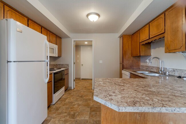Foto del edificio - Charming 3 bedroom 2.5 bathroom Duplex cen...