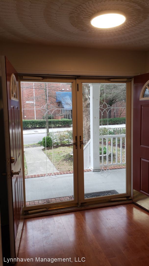 Building Photo - 7 br, 3 bath House - 3711 Bowdens Ferry Rd