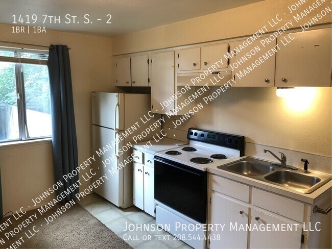 Foto del edificio - Downtown Nampa duplex unit with private ya...