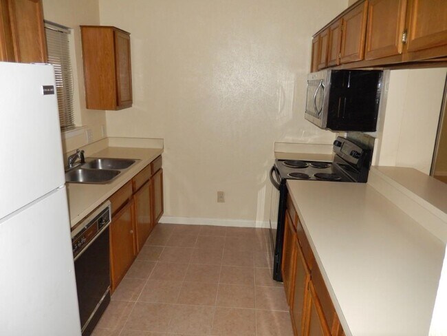 Foto del edificio - 5550 Spring Valley Rd