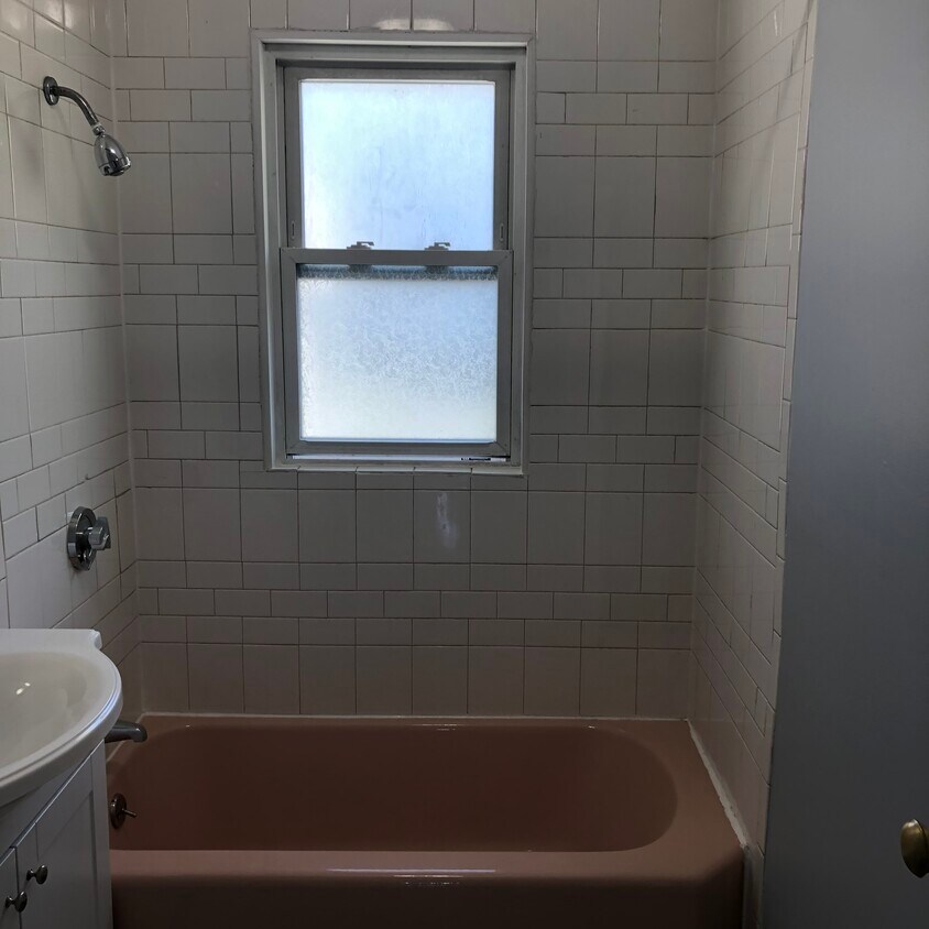 Bathroom - 184 Furnace Brook Pkwy