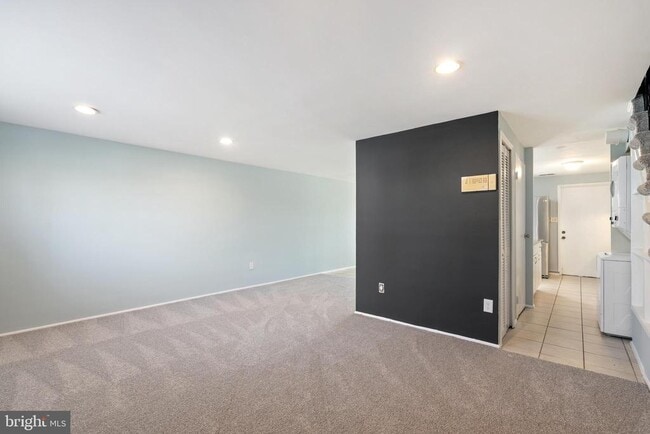 Building Photo - 7633 Allendale Dr