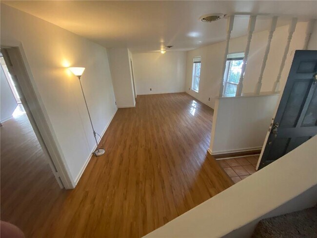 Foto del edificio - 7501 Shoal Creek Blvd