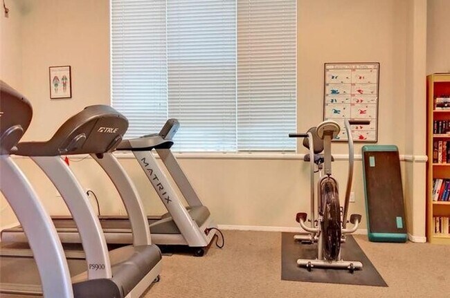 Foto del edificio - 3 bedroom/ 2 bath condo A Must See