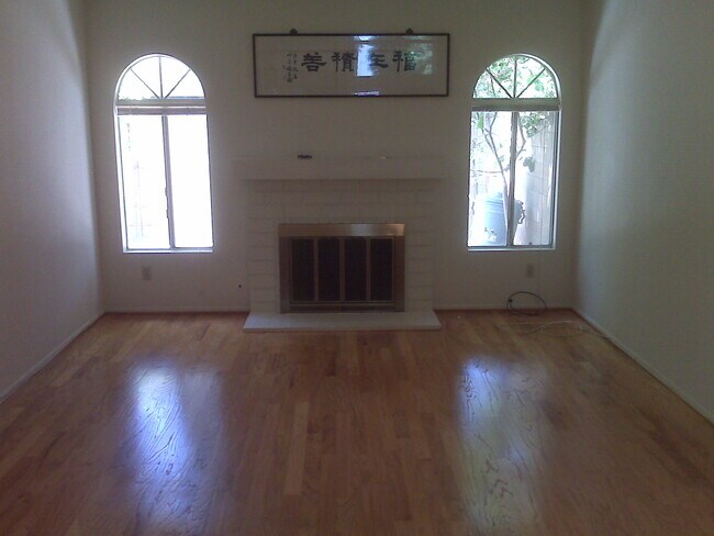 Foto del edificio - 16807 Camden Ln