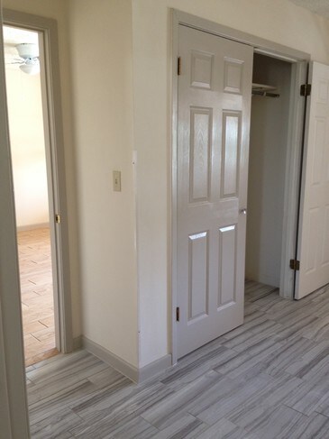 Foto del edificio - 1326 S Saint Marys St