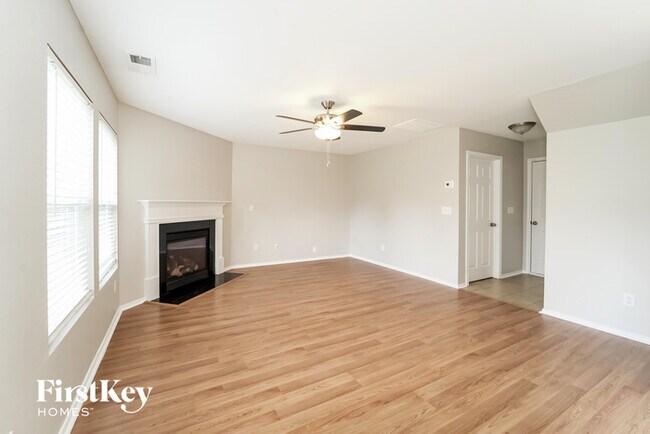 Building Photo - 4517 Larkhaven Village Dr
