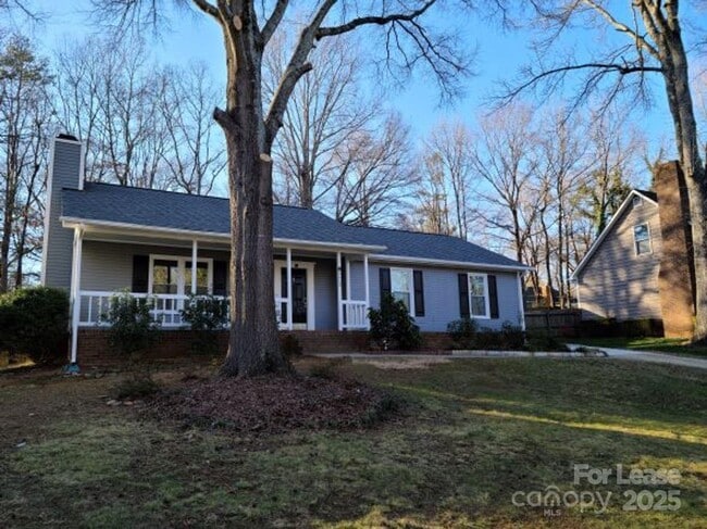 Foto del edificio - 6613 Farrington Ln