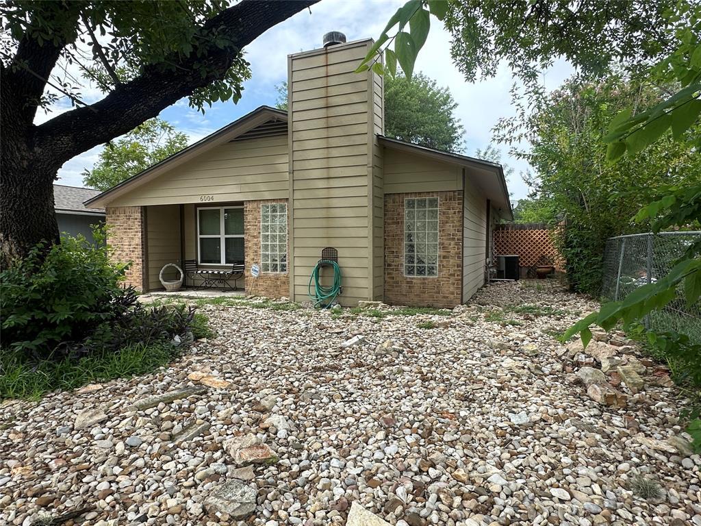 Primary Photo - 6004 Palm Cir