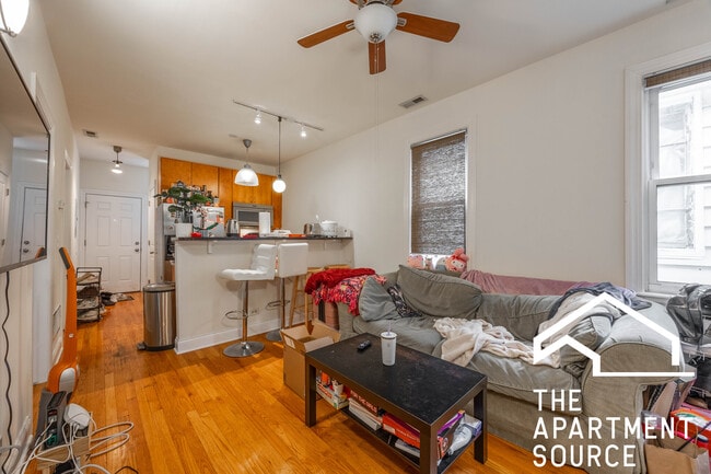 Photo - 1738 W Altgeld St Apartment