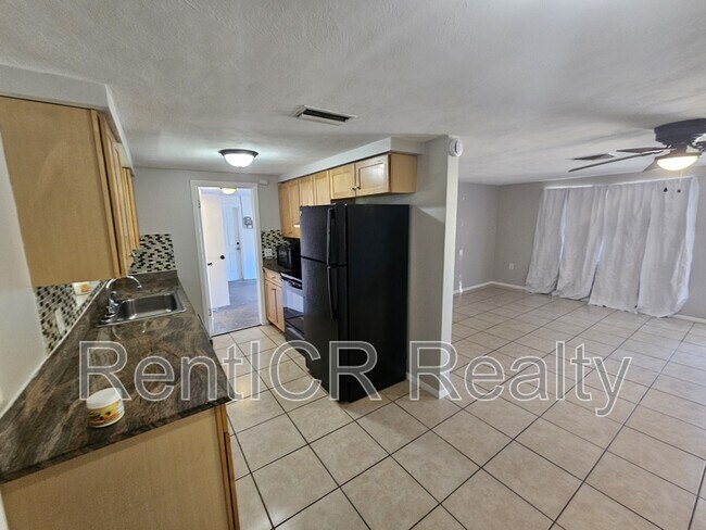 Building Photo - 7734 Candle Dr