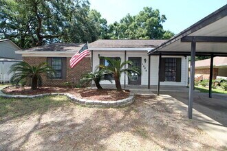 Building Photo - 4009 Baywoods Dr