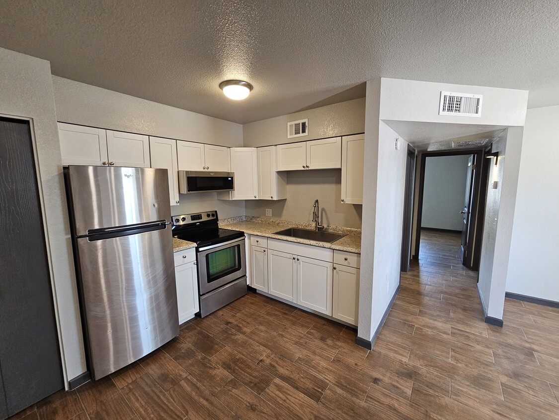 Foto principal - 426 E Quail Ave