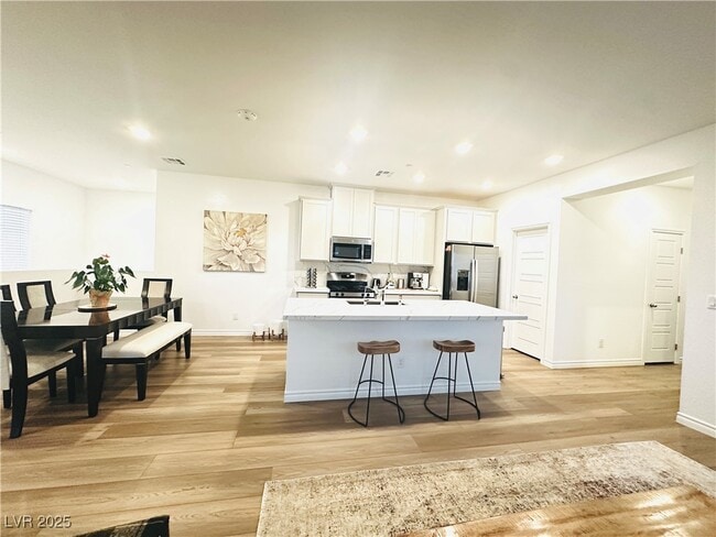 Building Photo - 600 Carriage Hill Dr
