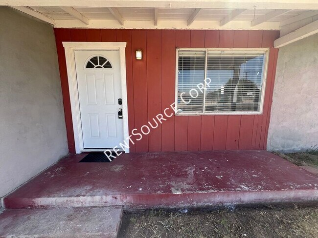 Foto del edificio - 1360 1/2 Nancy St-