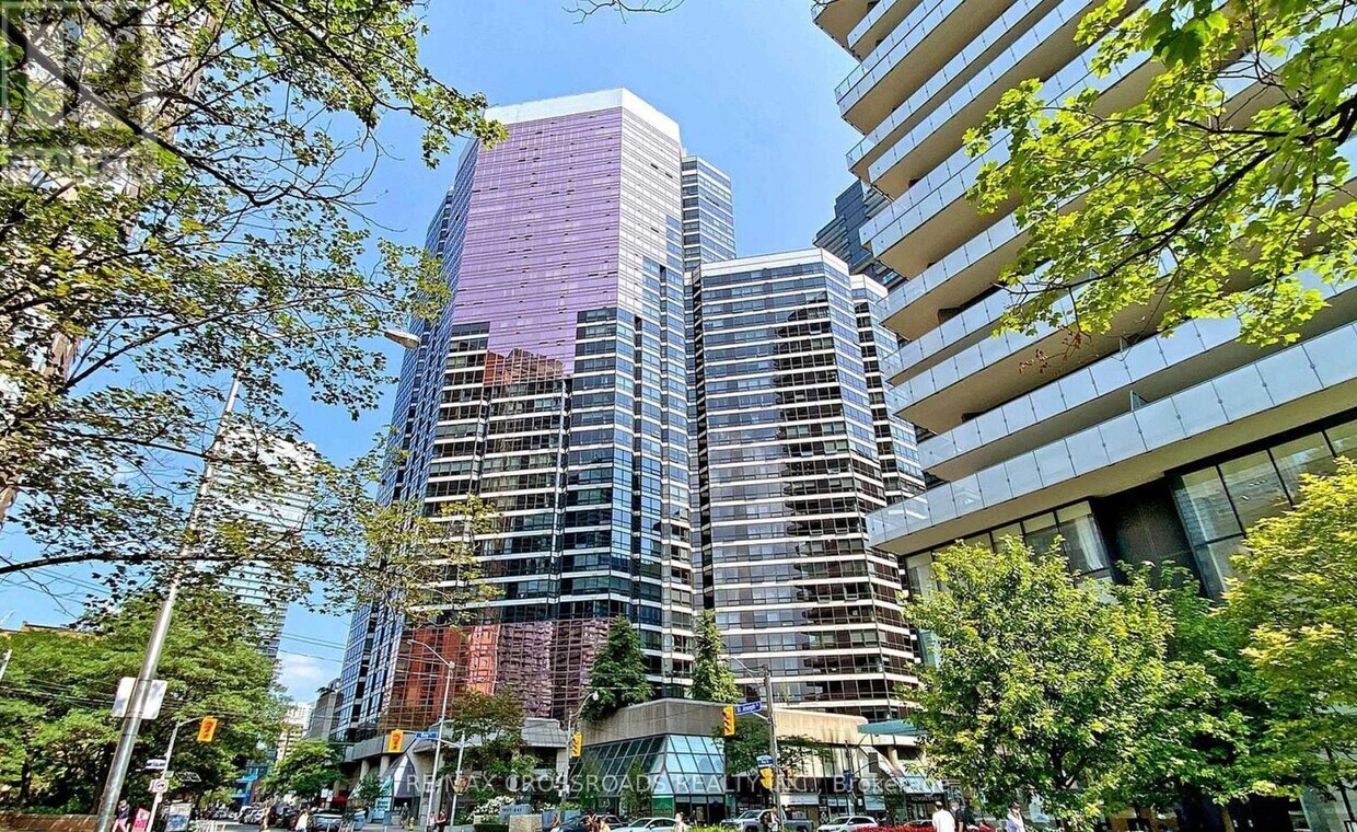 Primary Photo - 1001-1001 Bay St.