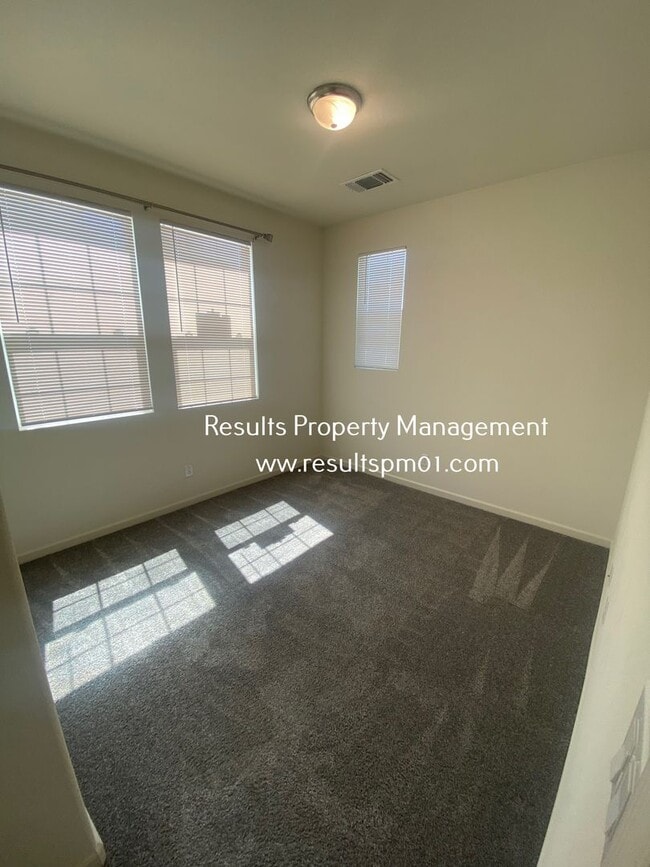 Building Photo - Beautiful Natomas 4 Bedroom Solar Home