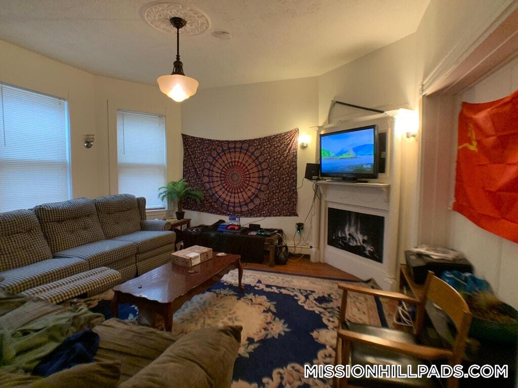 Foto principal - 64 Fisher Ave