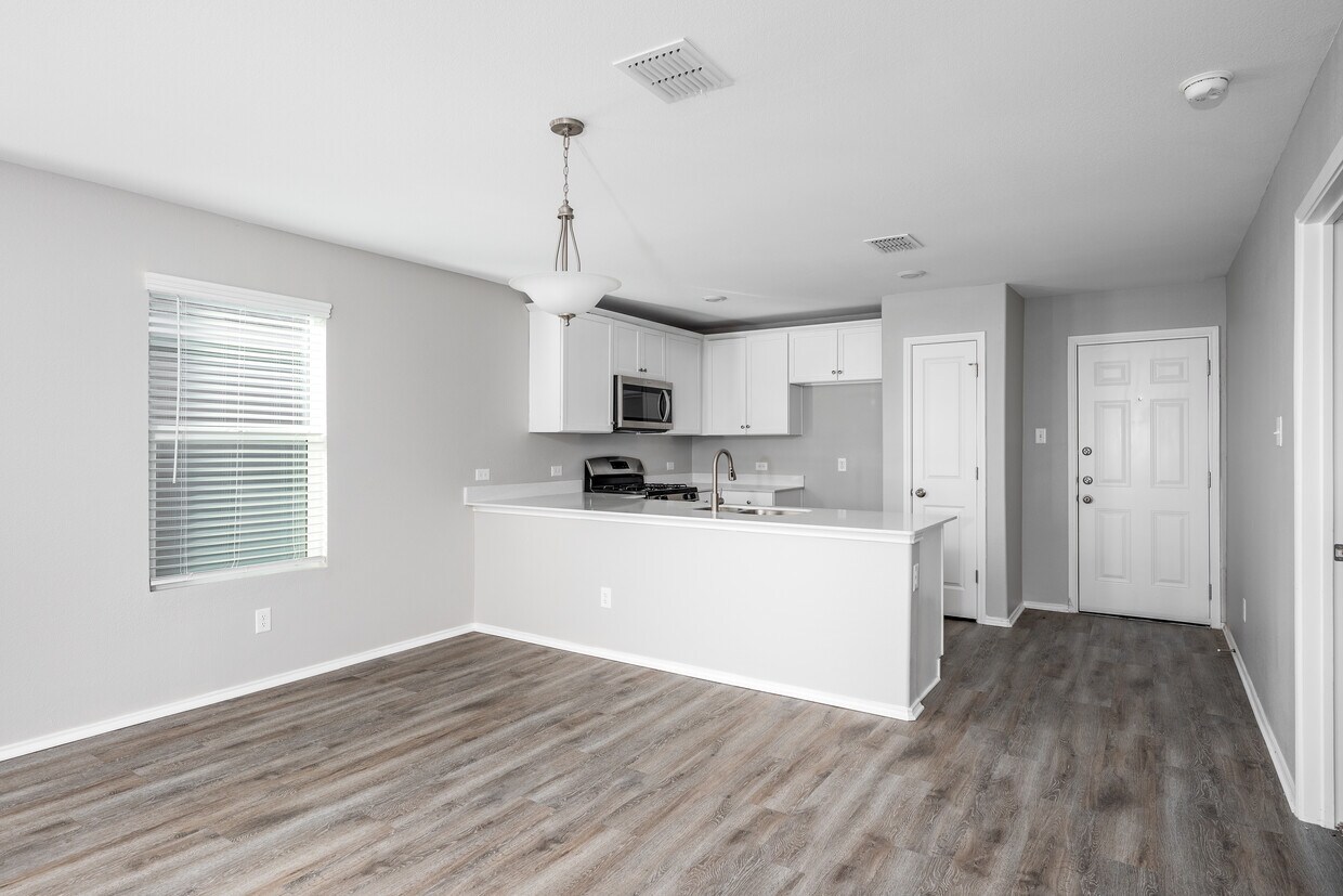 Primary Photo - 7601 Bluebell Ln