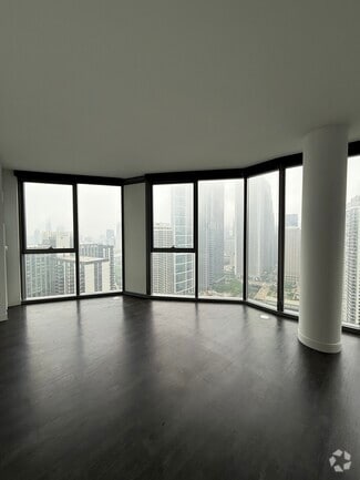 Building Photo - 450 E Waterside Dr