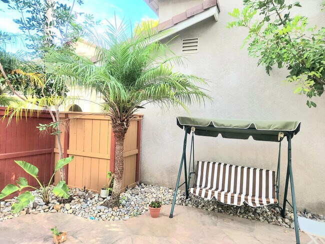 Building Photo - 10067 Fieldthorn St