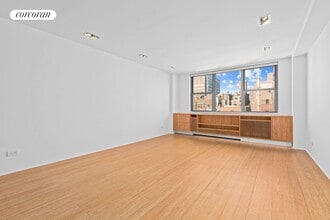 Building Photo - 32 Gramercy Pk S
