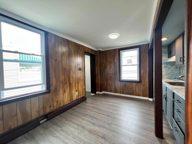Foto del edificio - 801 N Indiana Ave