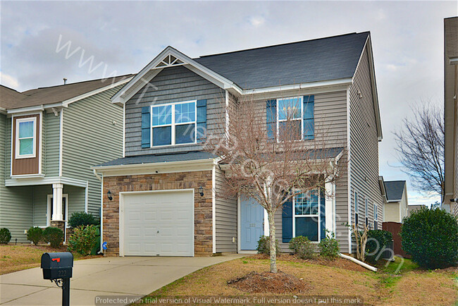 Building Photo - Awesome Chapin 3BR w/ Fenced Backyard