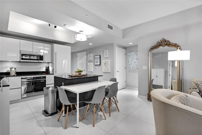 Foto del edificio - 1010 Brickell Avenue Unit 2509