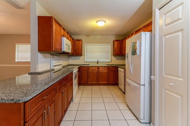 Foto del edificio - 3870 NW 103rd Ave