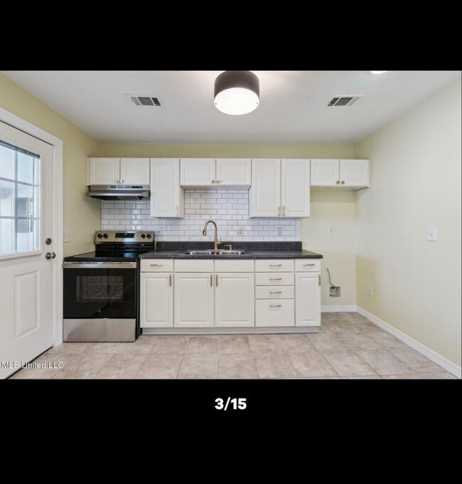 Foto del edificio - 2410 Tyler Ave