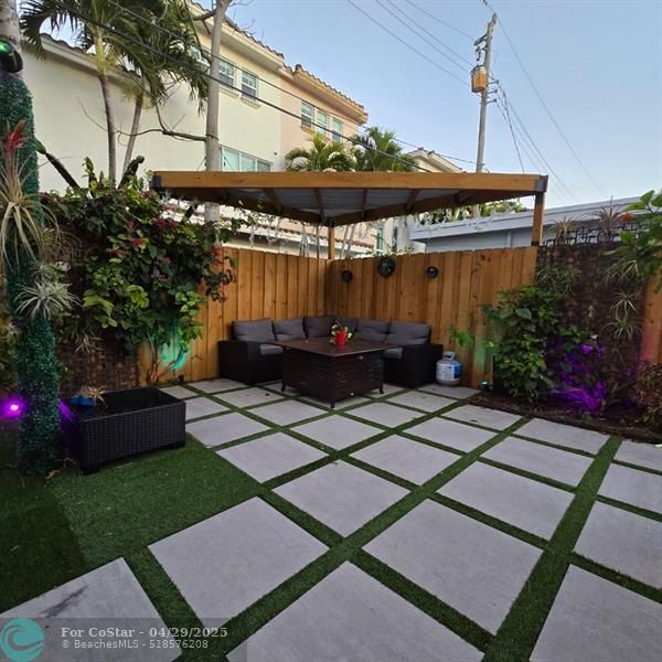 Foto principal - 622 NE 10th Ave