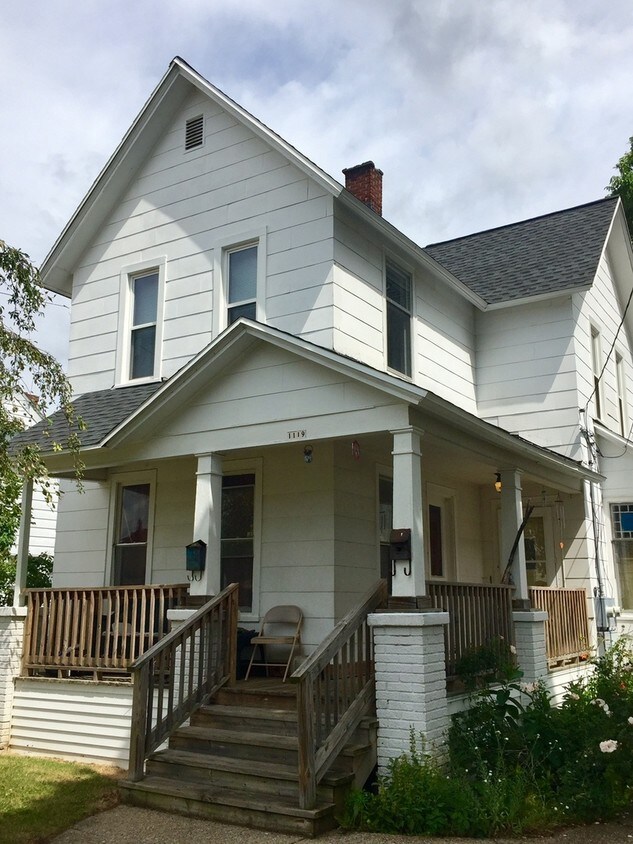 Primary Photo - 1119 Albers St SW