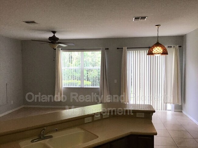 Foto del edificio - 565 Lake Eagle Ln