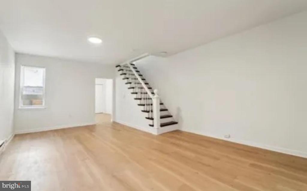 Foto principal - 19 W Seymour St