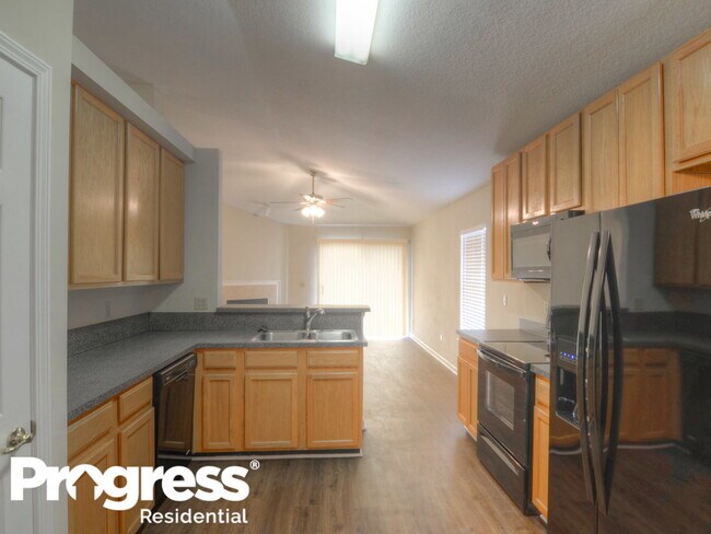 Building Photo - 910 Otter Creek Dr