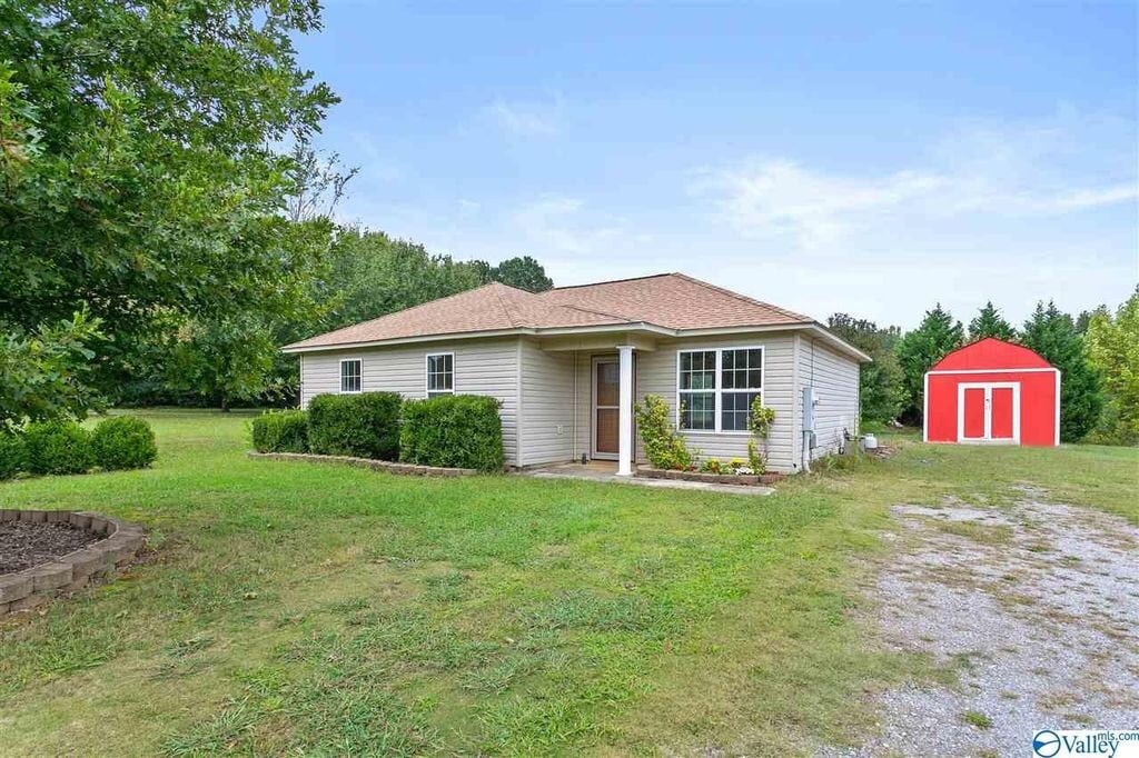 2083 Ready Section Rd, Toney, AL 35773 House Rental in Toney, AL