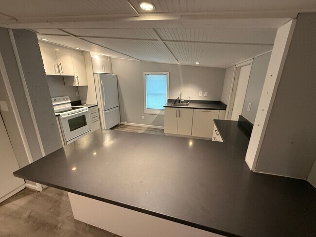 Foto del edificio - 1315 Giles Rd