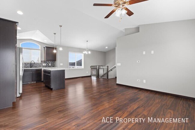 Foto del edificio - 1213 Fairbanks Dr